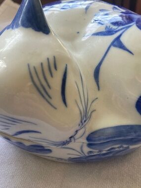 Vintage Blue White Chinoiserie Sleep Car Feline Ceramic Trinket Dish Thailand